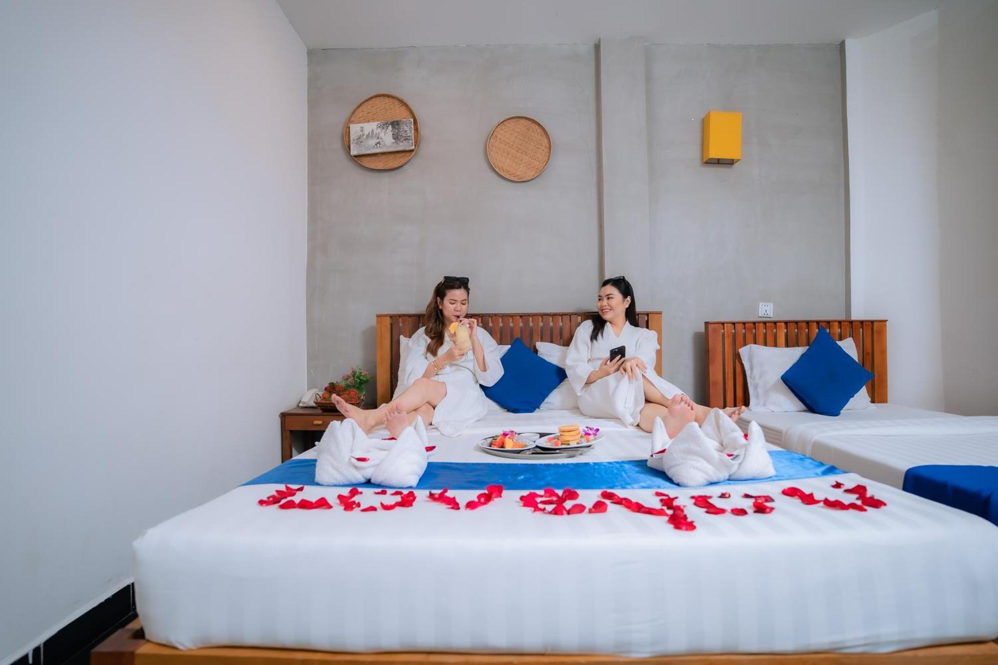 Grand Elevation Hotel Phnom Penh Exteriör bild