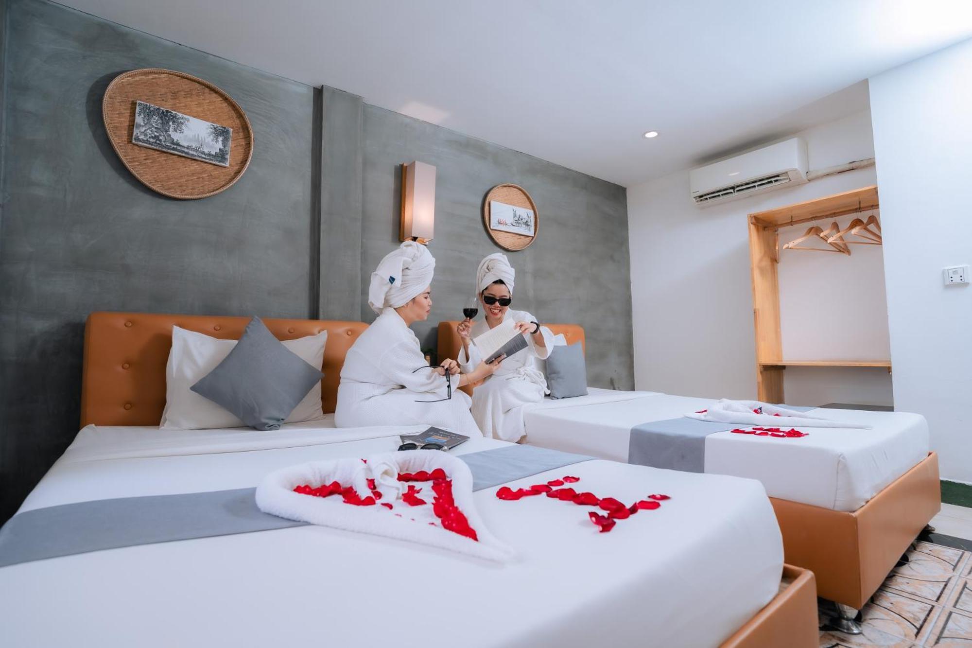 Grand Elevation Hotel Phnom Penh Exteriör bild