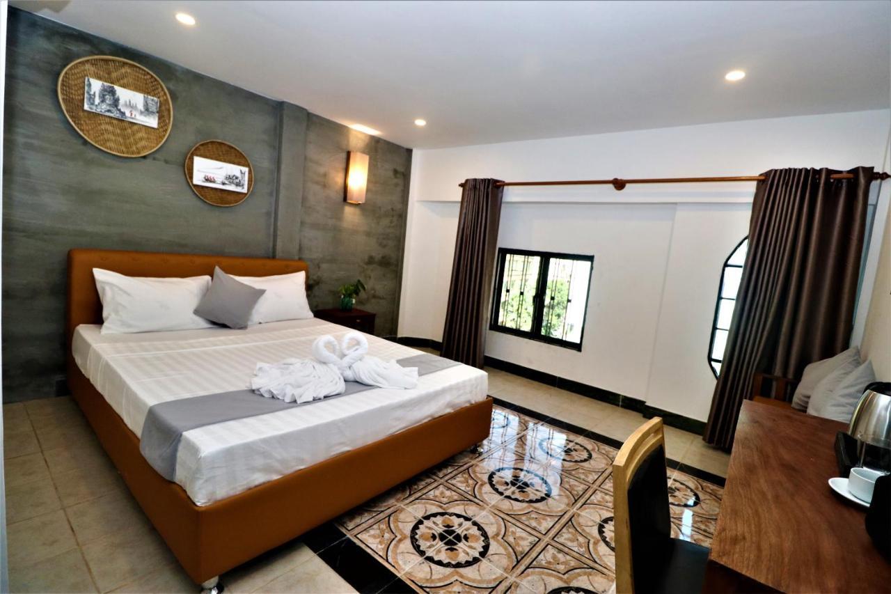 Grand Elevation Hotel Phnom Penh Exteriör bild