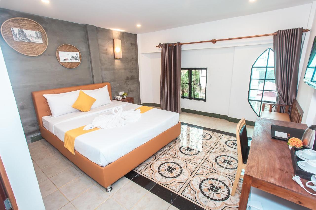 Grand Elevation Hotel Phnom Penh Exteriör bild