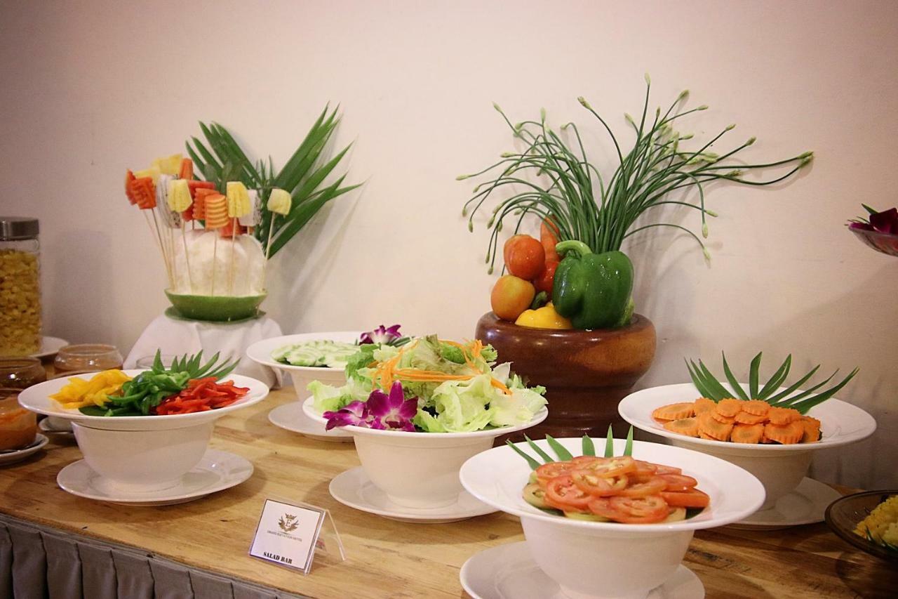 Grand Elevation Hotel Phnom Penh Exteriör bild